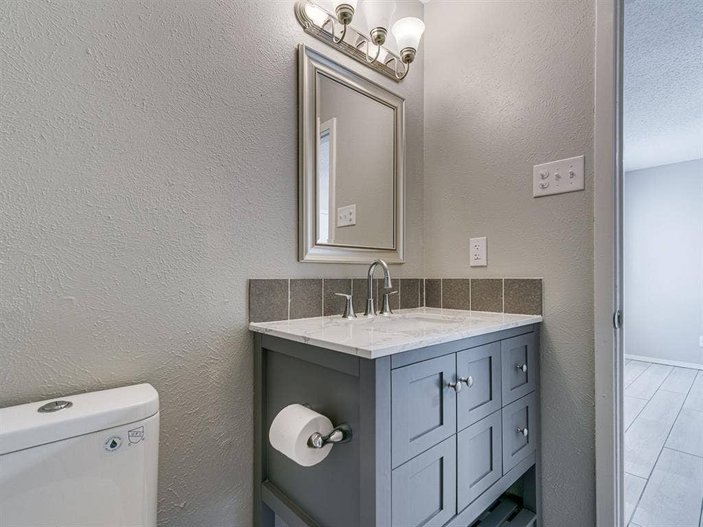 2714 Meadow Bluff Lane, Dallas, TX 75237 2714 Meadow Bluff Lane, Dallas, TX 75237