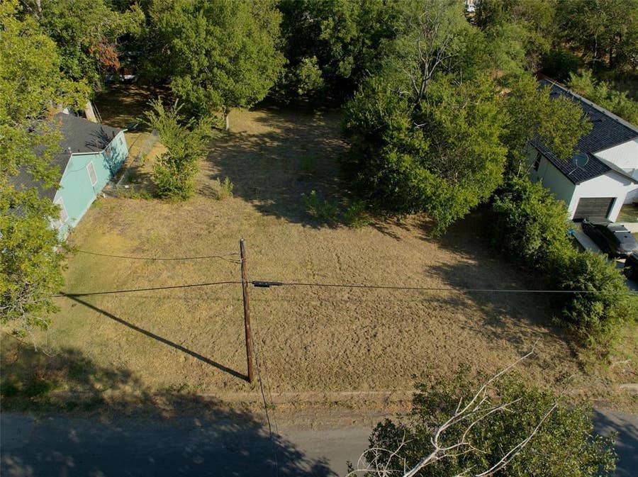 Property photo for 1706 W 12th Avenue, Corsicana, TX