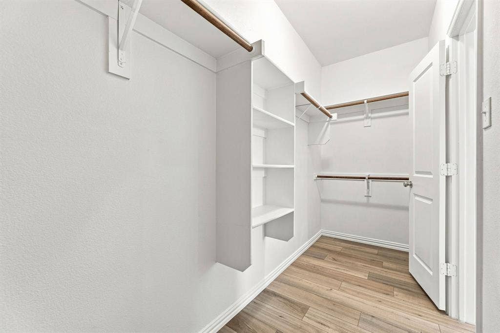 3618 Big Nemaha Drive, Crandall, TX 75114 Primary bedroom walk in closet