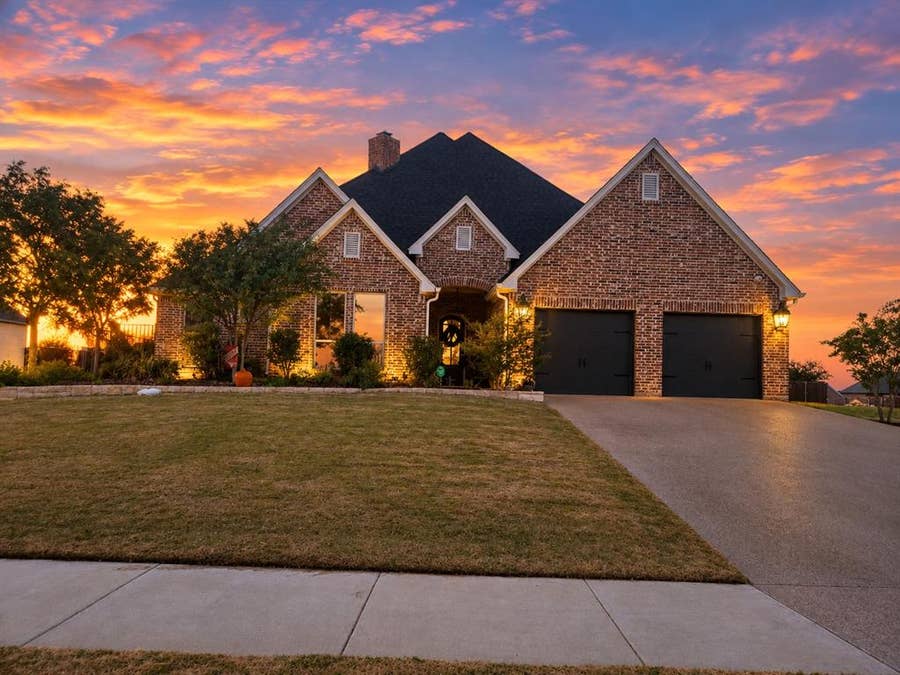 Property photo for 11008 Familia Real Drive, Benbrook, TX