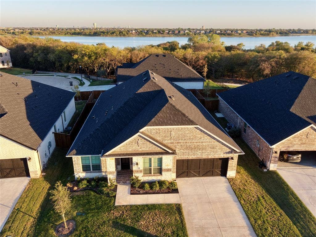 2305 Valencia Drive, Little Elm, TX 75068