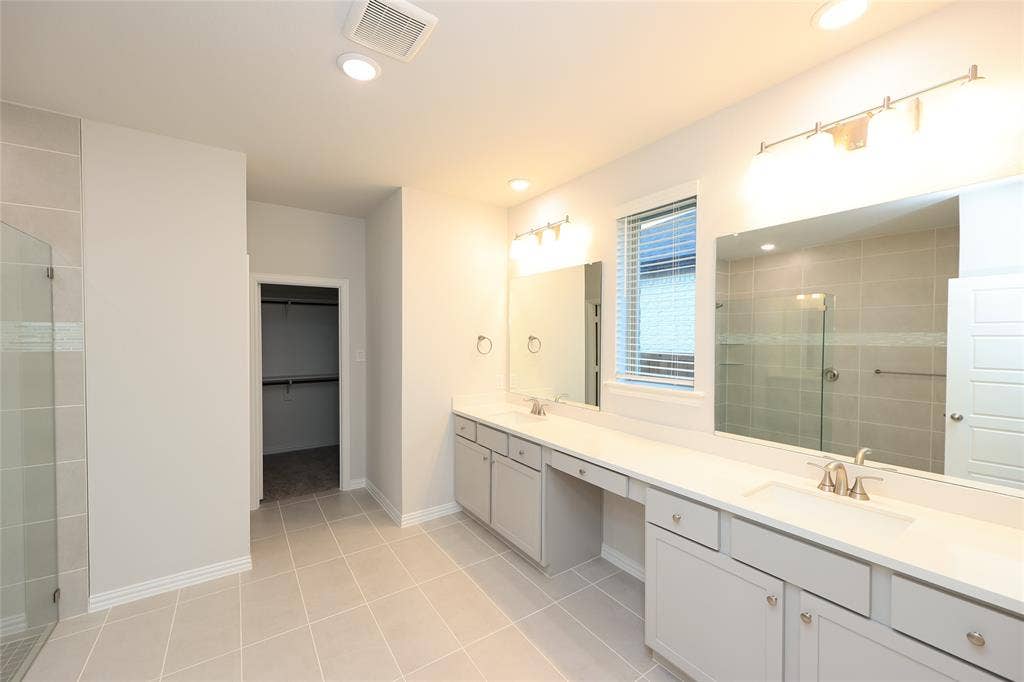 2305 Valencia Drive, Little Elm, TX 75068