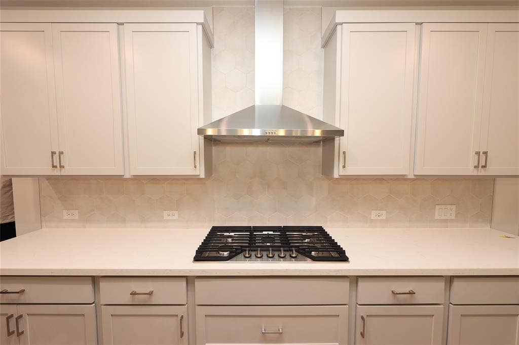 2305 Valencia Drive, Little Elm, TX 75068