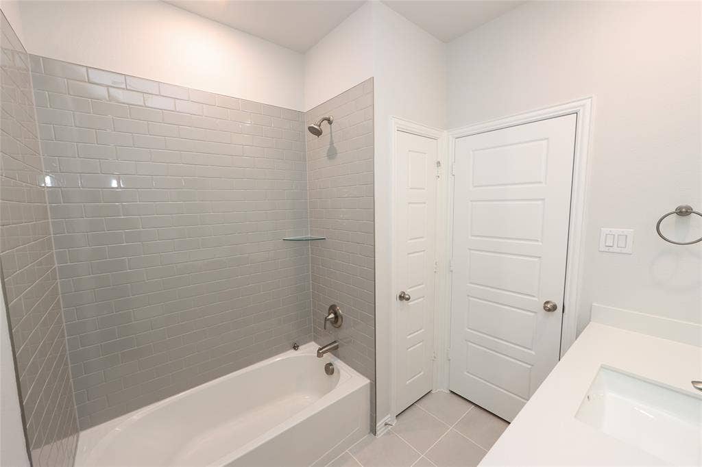 2305 Valencia Drive, Little Elm, TX 75068