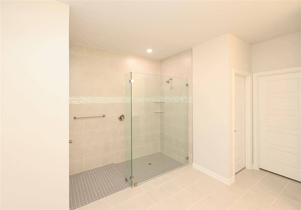 2305 Valencia Drive, Little Elm, TX 75068