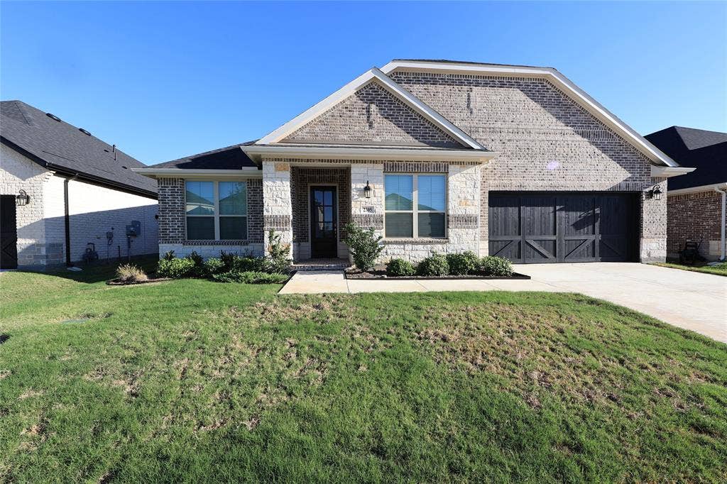 2305 Valencia Drive, Little Elm, TX 75068