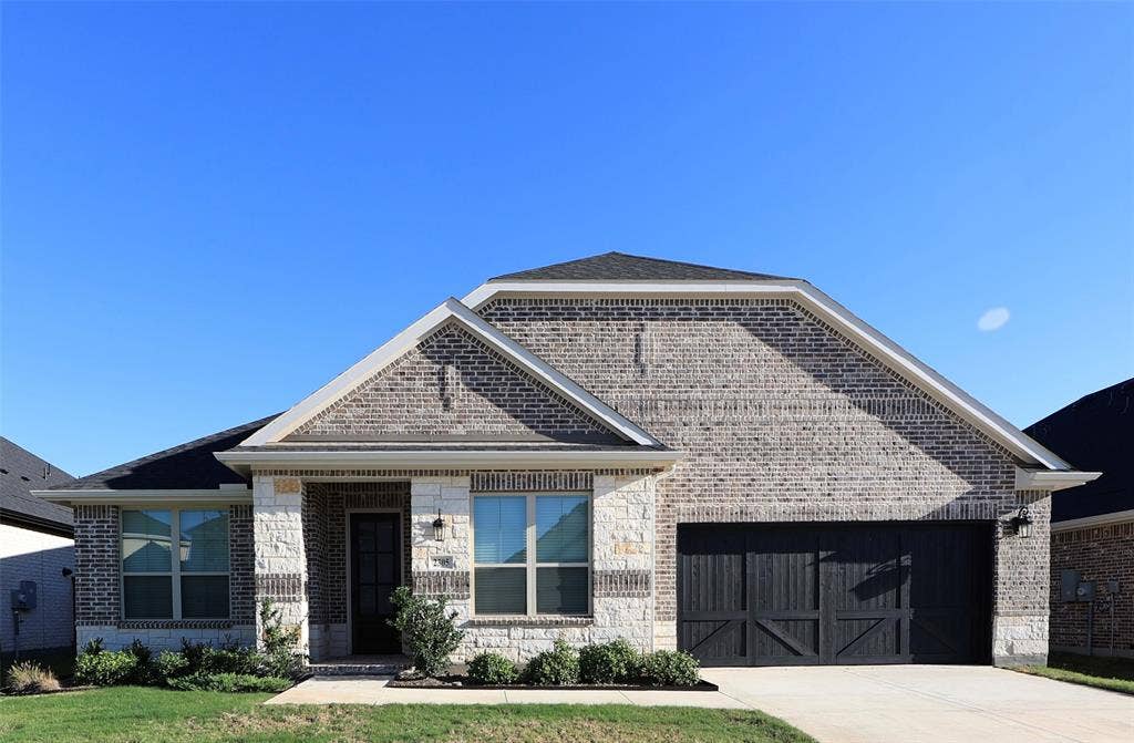 2305 Valencia Drive, Little Elm, TX 75068