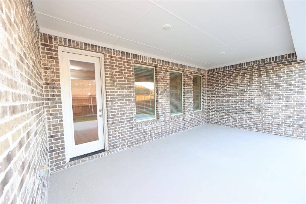 2305 Valencia Drive, Little Elm, TX 75068