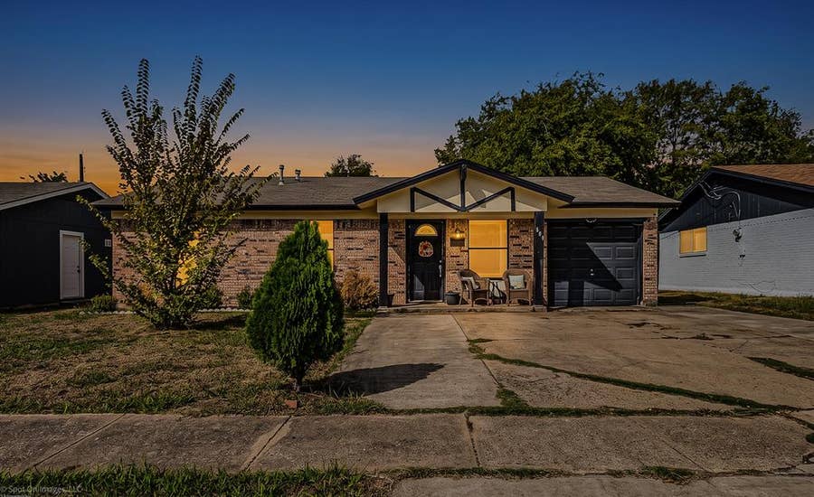 Property photo for 809 Pioneer Road, Mesquite, TX