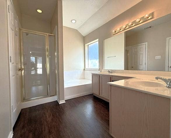 2218 W Thoroughbred Drive, Lancaster, TX 75146 2218 W Thoroughbred Drive, Lancaster, TX 75146