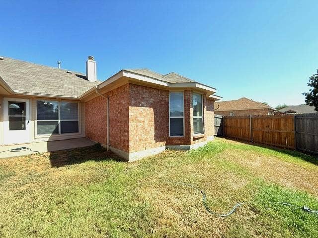 Property photo for 2218 W Thoroughbred Drive, Lancaster, TX