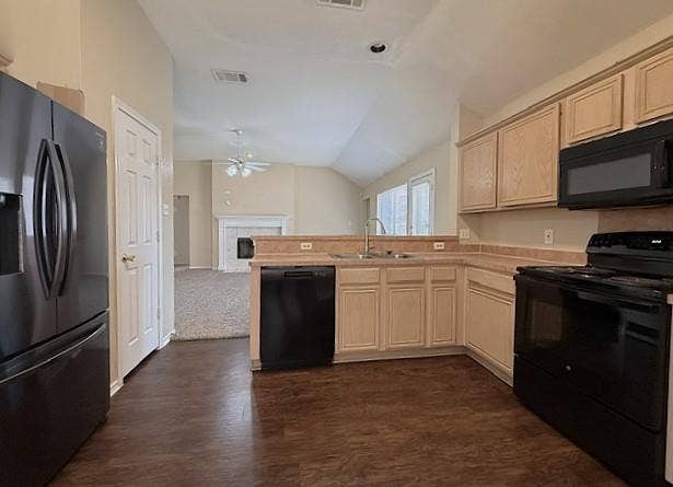 2218 W Thoroughbred Drive, Lancaster, TX 75146 2218 W Thoroughbred Drive, Lancaster, TX 75146