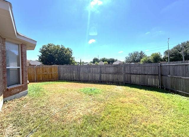 2218 W Thoroughbred Drive, Lancaster, TX 75146 2218 W Thoroughbred Drive, Lancaster, TX 75146