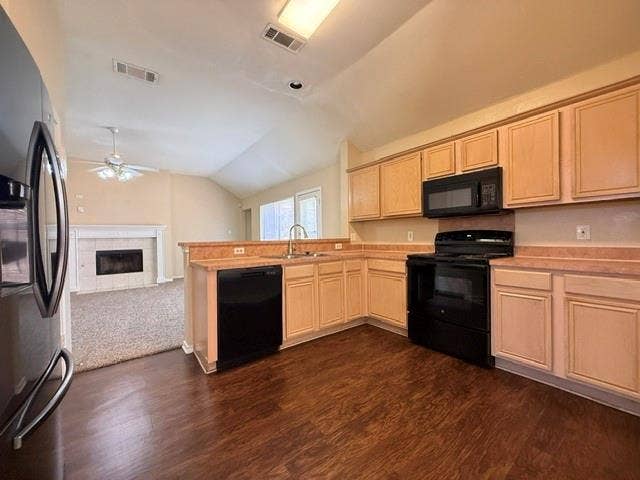 2218 W Thoroughbred Drive, Lancaster, TX 75146 2218 W Thoroughbred Drive, Lancaster, TX 75146