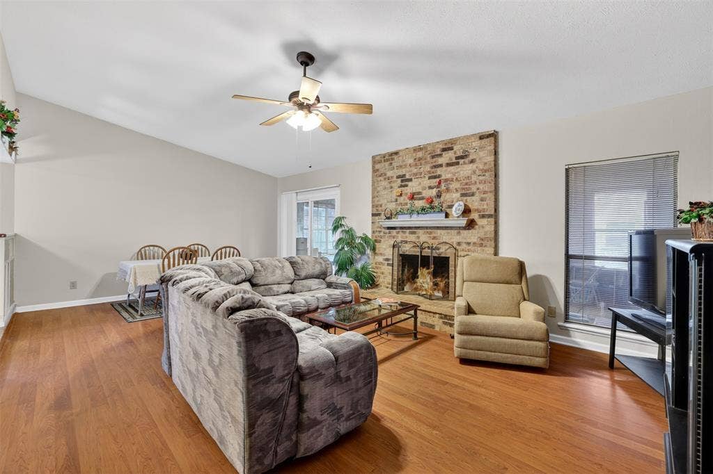 2950 San Diego Drive, Dallas, TX 75228 2950 San Diego Drive, Dallas, TX 75228