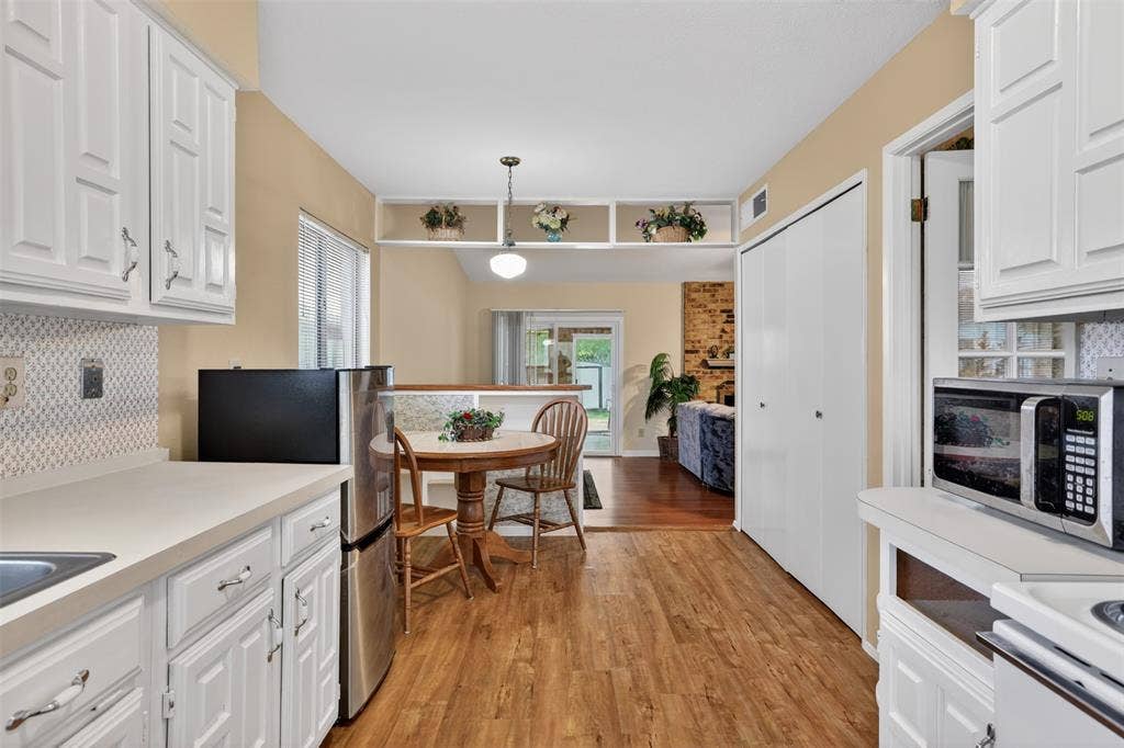 2950 San Diego Drive, Dallas, TX 75228 2950 San Diego Drive, Dallas, TX 75228