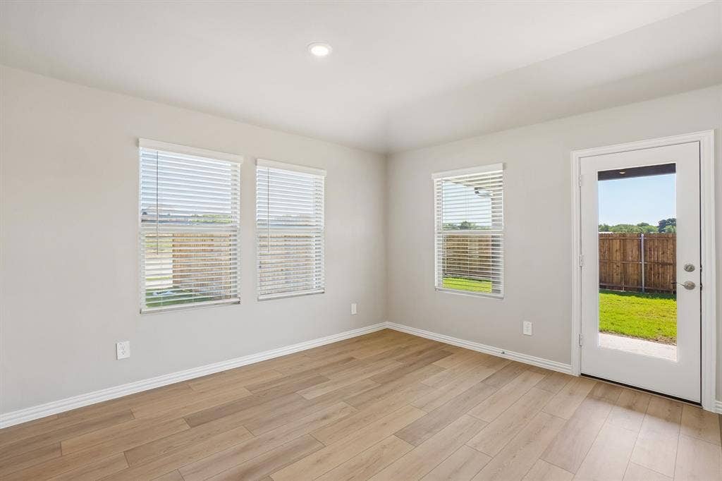 2816 Nicole Drive, Denton, TX 76208 Photo is not of the actual home, but is an inspirational photo of builder’s model home and may depict options, furnishings, and/or decorator features that are not included.