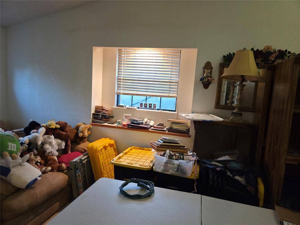 707 W Embercrest, Arlington, TX 76017
