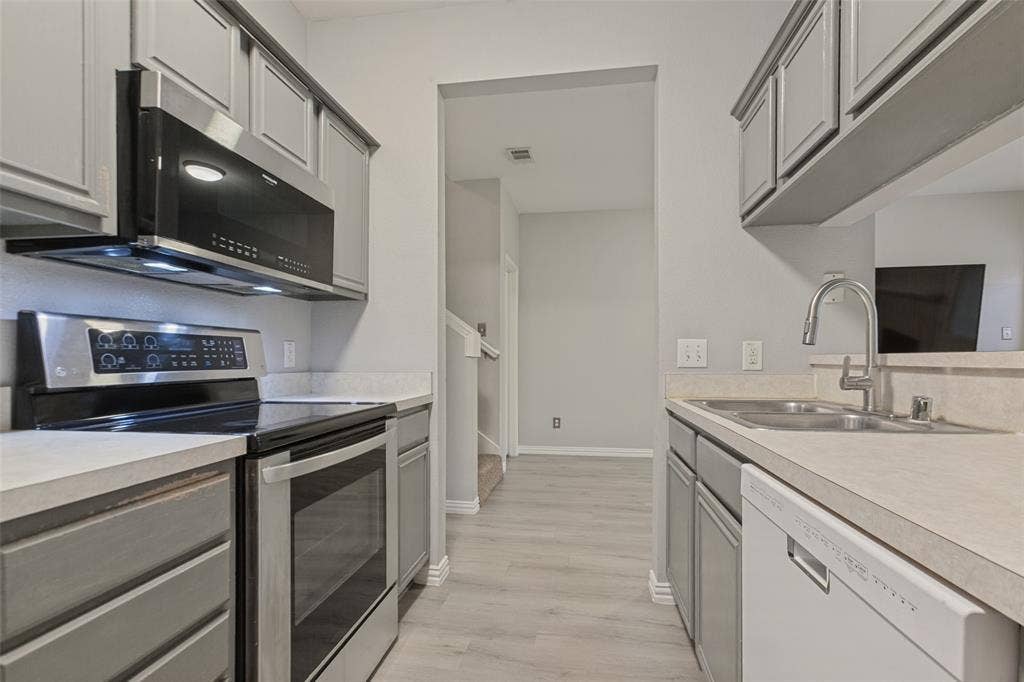 3815 Brandon Park Drive, Garland, TX 75044 3815 Brandon Park Drive, Garland, TX 75044