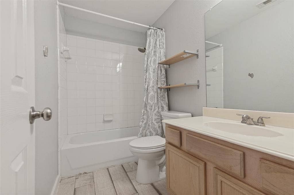 3815 Brandon Park Drive, Garland, TX 75044 3815 Brandon Park Drive, Garland, TX 75044