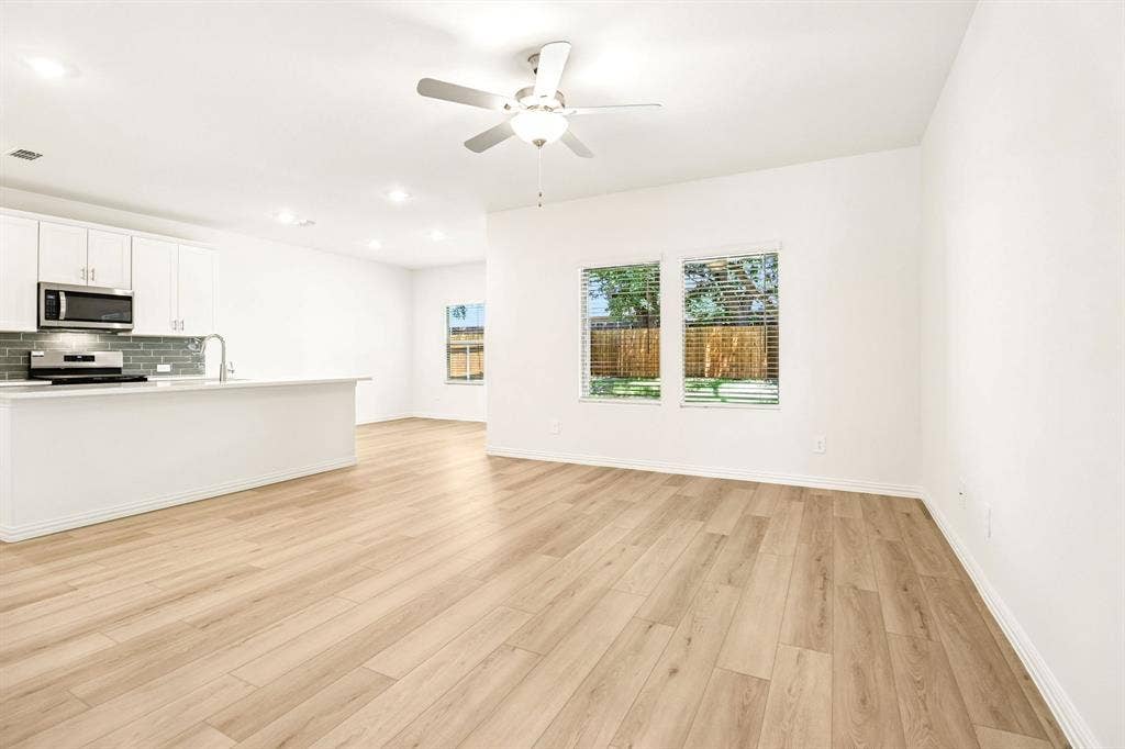 Photo is not of the actual home, but is an inspirational photo of builder’s model home and may depict options, furnishings, and/or decorator features that are not included.
