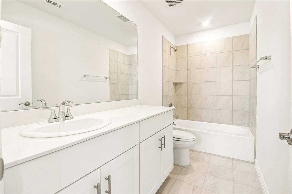 Photo is not of the actual home, but is an inspirational photo of builder’s model home and may depict options, furnishings, and/or decorator features that are not included.