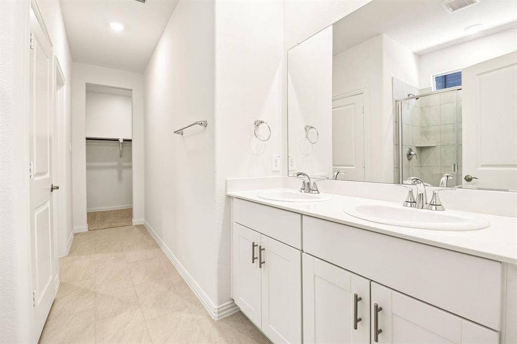 Photo is not of the actual home, but is an inspirational photo of builder’s model home and may depict options, furnishings, and/or decorator features that are not included.