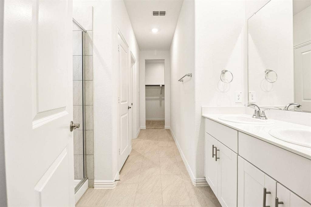 Photo is not of the actual home, but is an inspirational photo of builder’s model home and may depict options, furnishings, and/or decorator features that are not included.