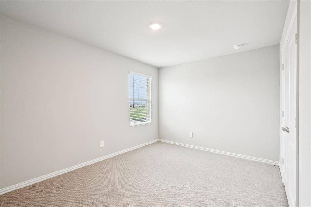 1211 Winters Way, Princeton, TX 75071 Photo is not of the actual home, but is an inspirational photo of builder’s model home and may depict options, furnishings, and/or decorator features that are not included.