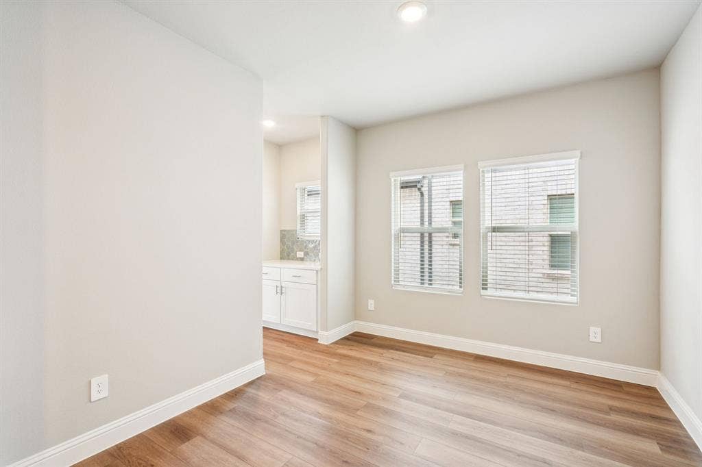 1211 Winters Way, Princeton, TX 75071 Photo is not of the actual home, but is an inspirational photo of builder’s model home and may depict options, furnishings, and/or decorator features that are not included.