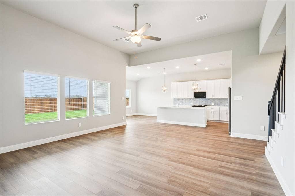 1211 Winters Way, Princeton, TX 75071 Photo is not of the actual home, but is an inspirational photo of builder’s model home and may depict options, furnishings, and/or decorator features that are not included.