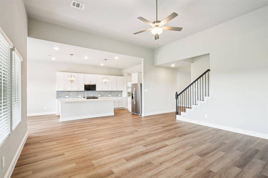 1211 Winters Way, Princeton, TX 75071 Photo is not of the actual home, but is an inspirational photo of builder’s model home and may depict options, furnishings, and/or decorator features that are not included.