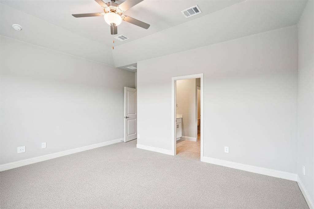 1211 Winters Way, Princeton, TX 75071 Photo is not of the actual home, but is an inspirational photo of builder’s model home and may depict options, furnishings, and/or decorator features that are not included.