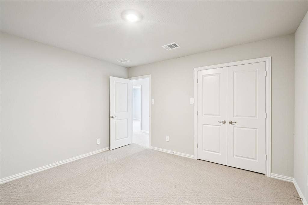 1211 Winters Way, Princeton, TX 75071 Photo is not of the actual home, but is an inspirational photo of builder’s model home and may depict options, furnishings, and/or decorator features that are not included.