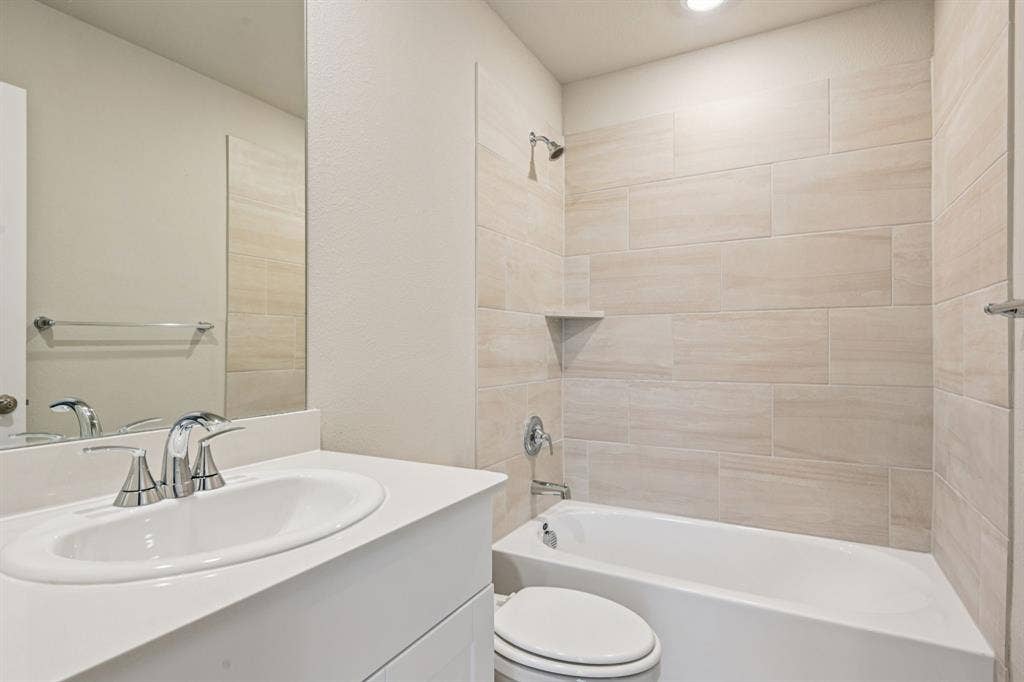 1202 Morrell Drive, Princeton, TX 75071 Photo is not of the actual home, but is an inspirational photo of builder’s model home and may depict options, furnishings, and/or decorator features that are not included.