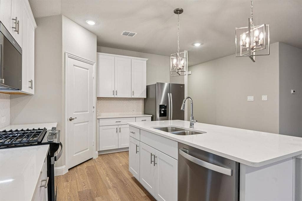 1202 Morrell Drive, Princeton, TX 75071 Photo is not of the actual home, but is an inspirational photo of builder’s model home and may depict options, furnishings, and/or decorator features that are not included.