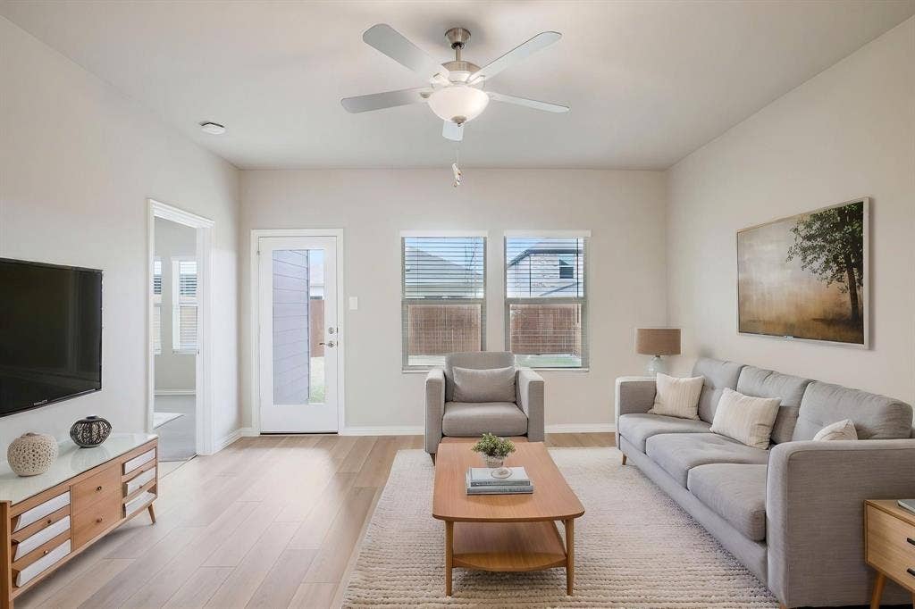 205 Decoursey Drive, Princeton, TX 75071 Photo is not of the actual home, but is an inspirational photo of builder’s model home and may depict options, furnishings, and/or decorator features that are not included.