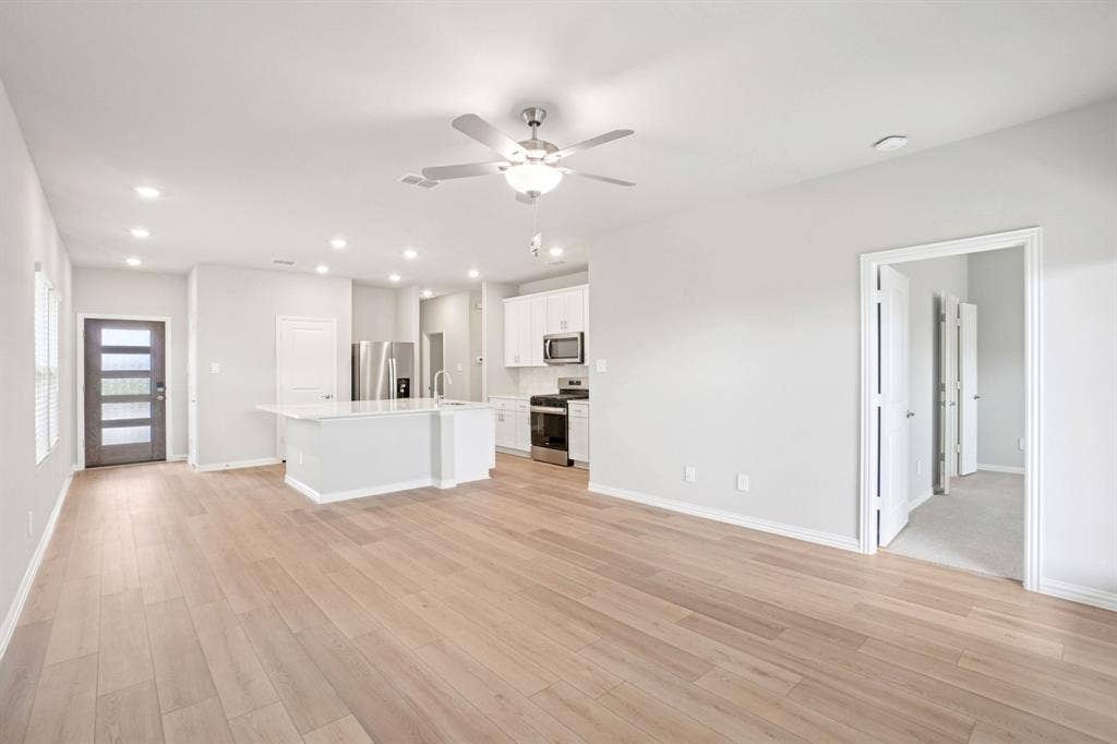 205 Decoursey Drive, Princeton, TX 75071 Photo is not of the actual home, but is an inspirational photo of builder’s model home and may depict options, furnishings, and/or decorator features that are not included.