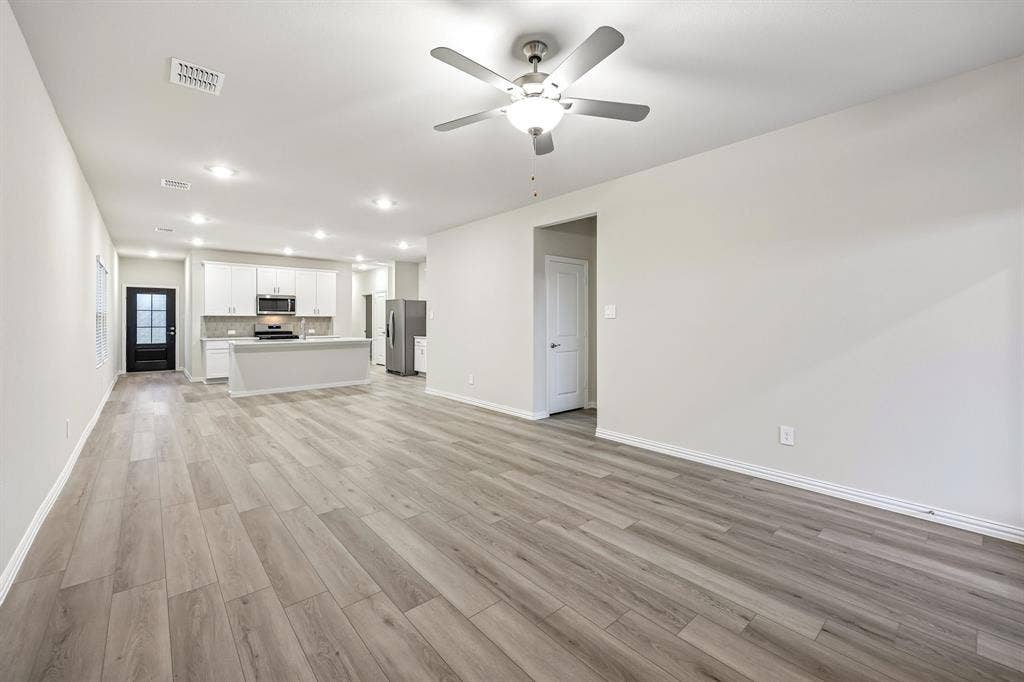 203 Decoursey Drive, Princeton, TX 75071 Photo is not of the actual home, but is an inspirational photo of builder’s model home and may depict options, furnishings, and/or decorator features that are not included.