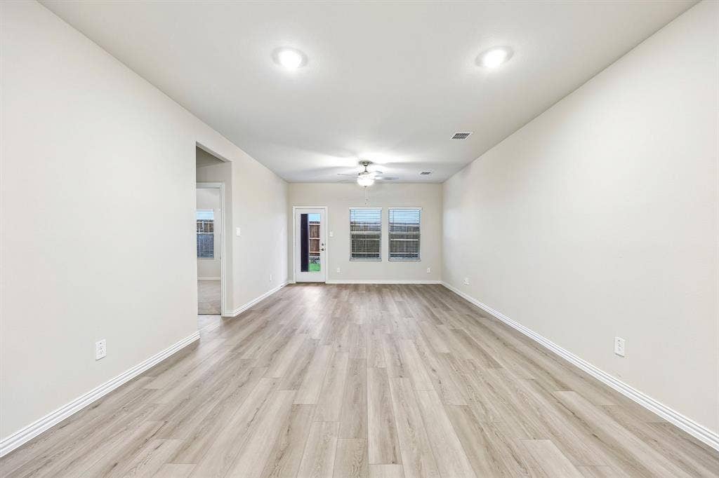 203 Decoursey Drive, Princeton, TX 75071 Photo is not of the actual home, but is an inspirational photo of builder’s model home and may depict options, furnishings, and/or decorator features that are not included.