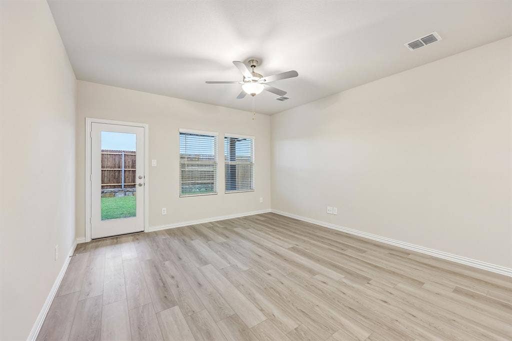 203 Decoursey Drive, Princeton, TX 75071 Photo is not of the actual home, but is an inspirational photo of builder’s model home and may depict options, furnishings, and/or decorator features that are not included.