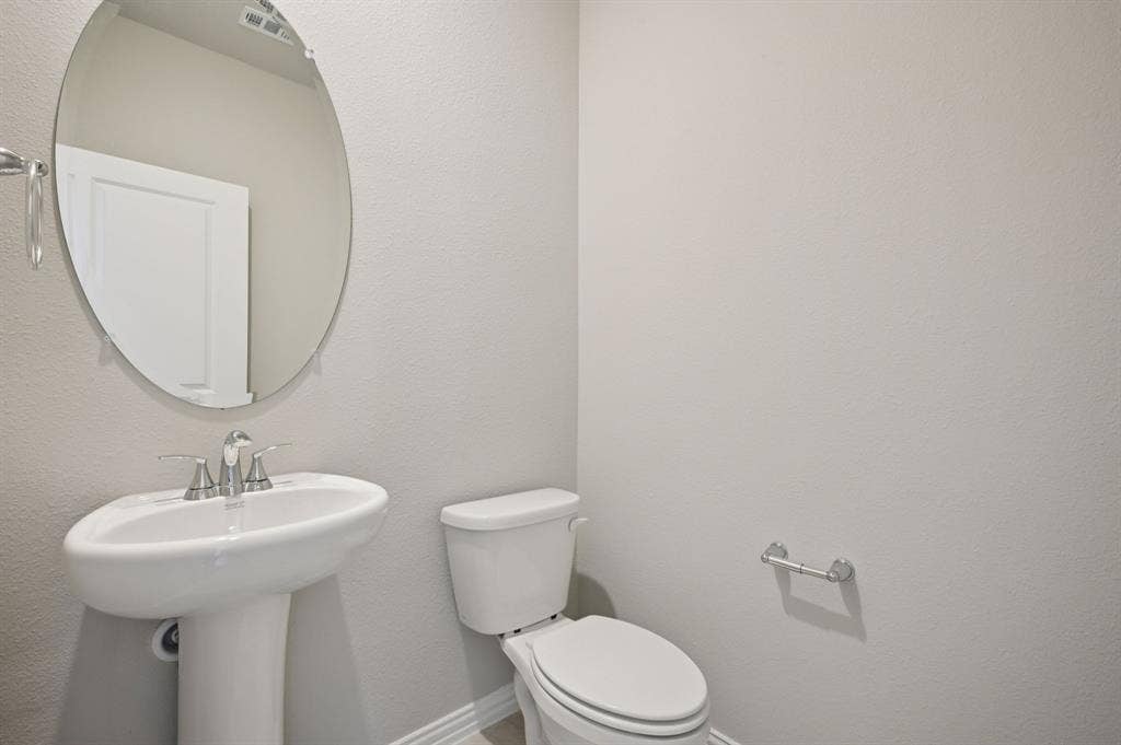 201 Decoursey Drive, Princeton, TX 75071 Photo is not of the actual home, but is an inspirational photo of builder’s model home and may depict options, furnishings, and/or decorator features that are not included.