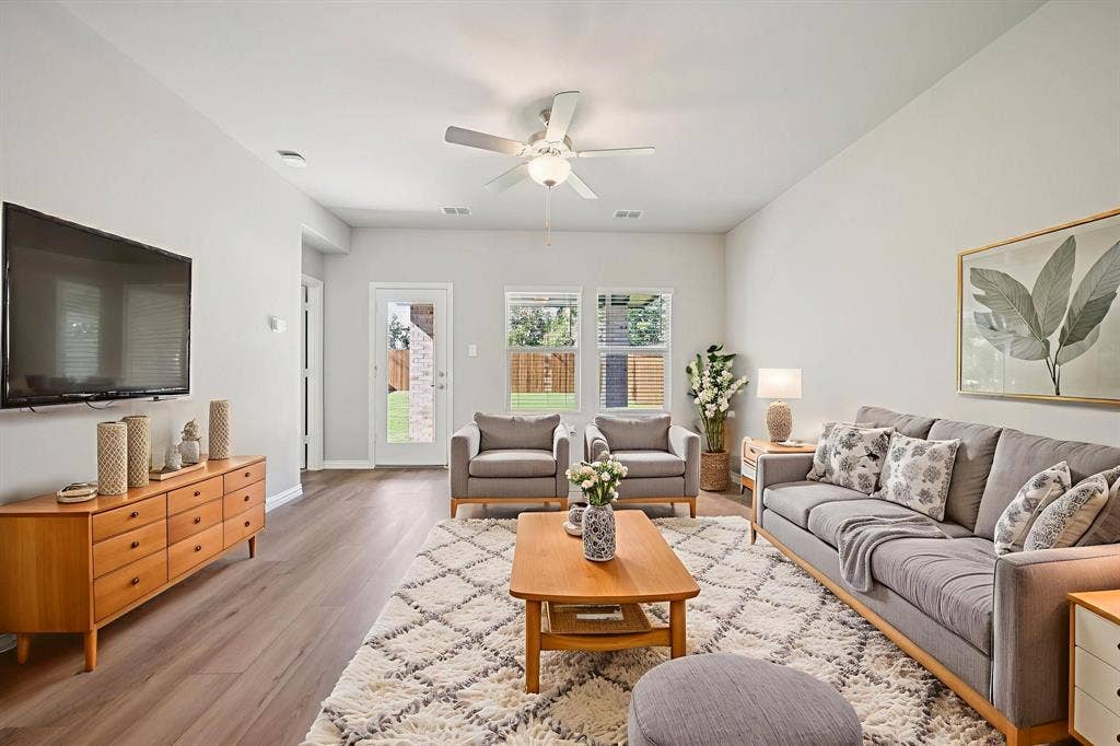 201 Decoursey Drive, Princeton, TX 75071 Photo is not of the actual home, but is an inspirational photo of builder’s model home and may depict options, furnishings, and/or decorator features that are not included.