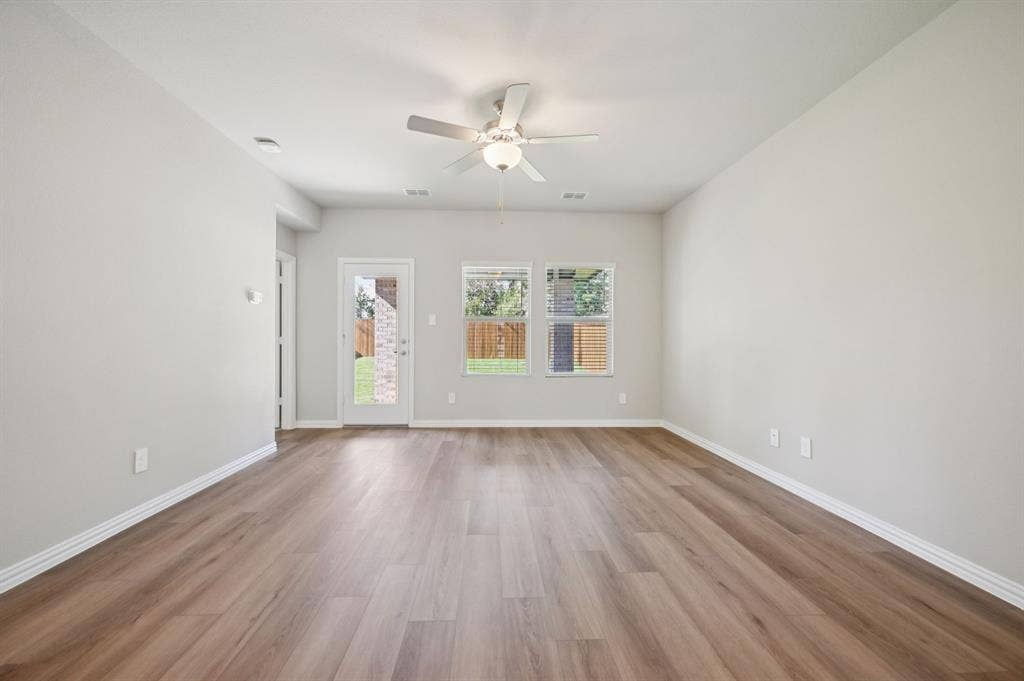 201 Decoursey Drive, Princeton, TX 75071 Photo is not of the actual home, but is an inspirational photo of builder’s model home and may depict options, furnishings, and/or decorator features that are not included.
