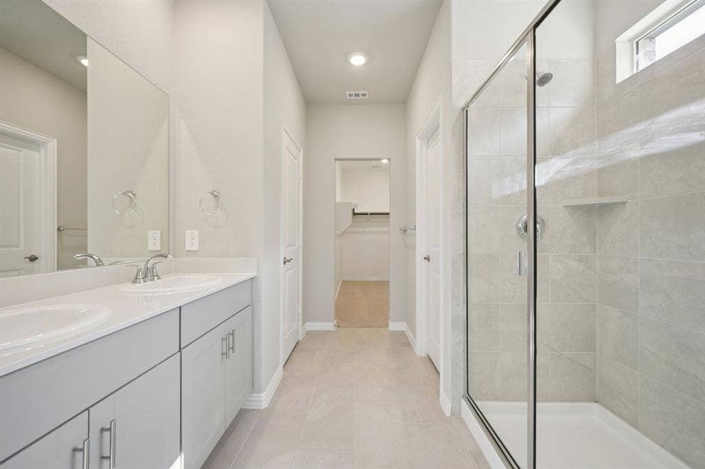 201 Decoursey Drive, Princeton, TX 75071 Photo is not of the actual home, but is an inspirational photo of builder’s model home and may depict options, furnishings, and/or decorator features that are not included.
