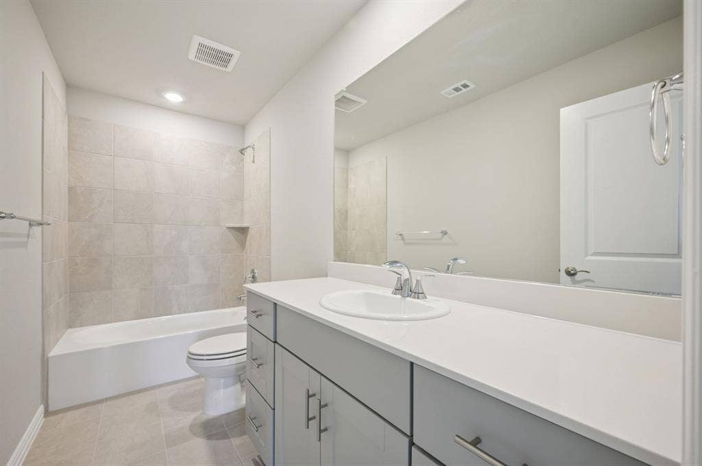 201 Decoursey Drive, Princeton, TX 75071 Photo is not of the actual home, but is an inspirational photo of builder’s model home and may depict options, furnishings, and/or decorator features that are not included.