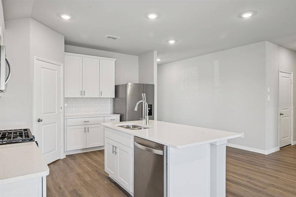 1760 Onion Creek Place, Crandall, TX 75114 Photo is not of the actual home, but is an inspirational photo of builder’s model home and may depict options, furnishings, and/or decorator features that are not included.
