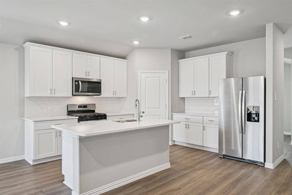 1760 Onion Creek Place, Crandall, TX 75114 Photo is not of the actual home, but is an inspirational photo of builder’s model home and may depict options, furnishings, and/or decorator features that are not included.