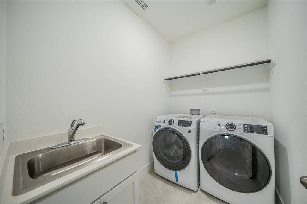 821 Reynolds Drive, Fate, TX 75087 821 Reynolds Drive, Fate, TX 75087