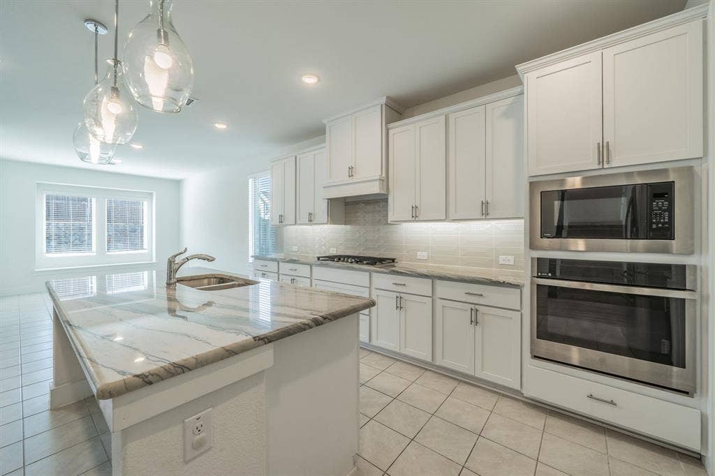 821 Reynolds Drive, Fate, TX 75087 821 Reynolds Drive, Fate, TX 75087